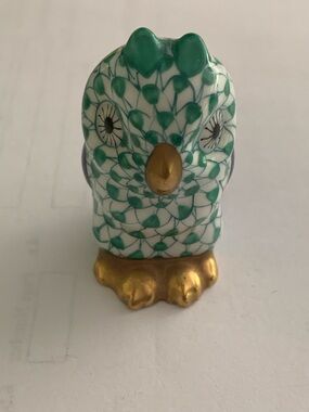 Herend Miniature Owl Porcelain Figurine Green Fishnet 24kt Gold Accents Hungary